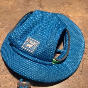 Canada Pooch cooling hat for dogs.
